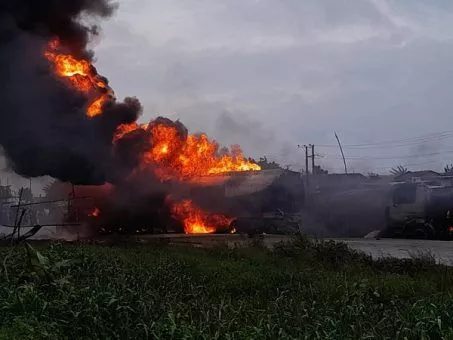 BREAKING: Five Vehicles Burnt As Petrol Tanker Explodes In Ibadan (Photos)