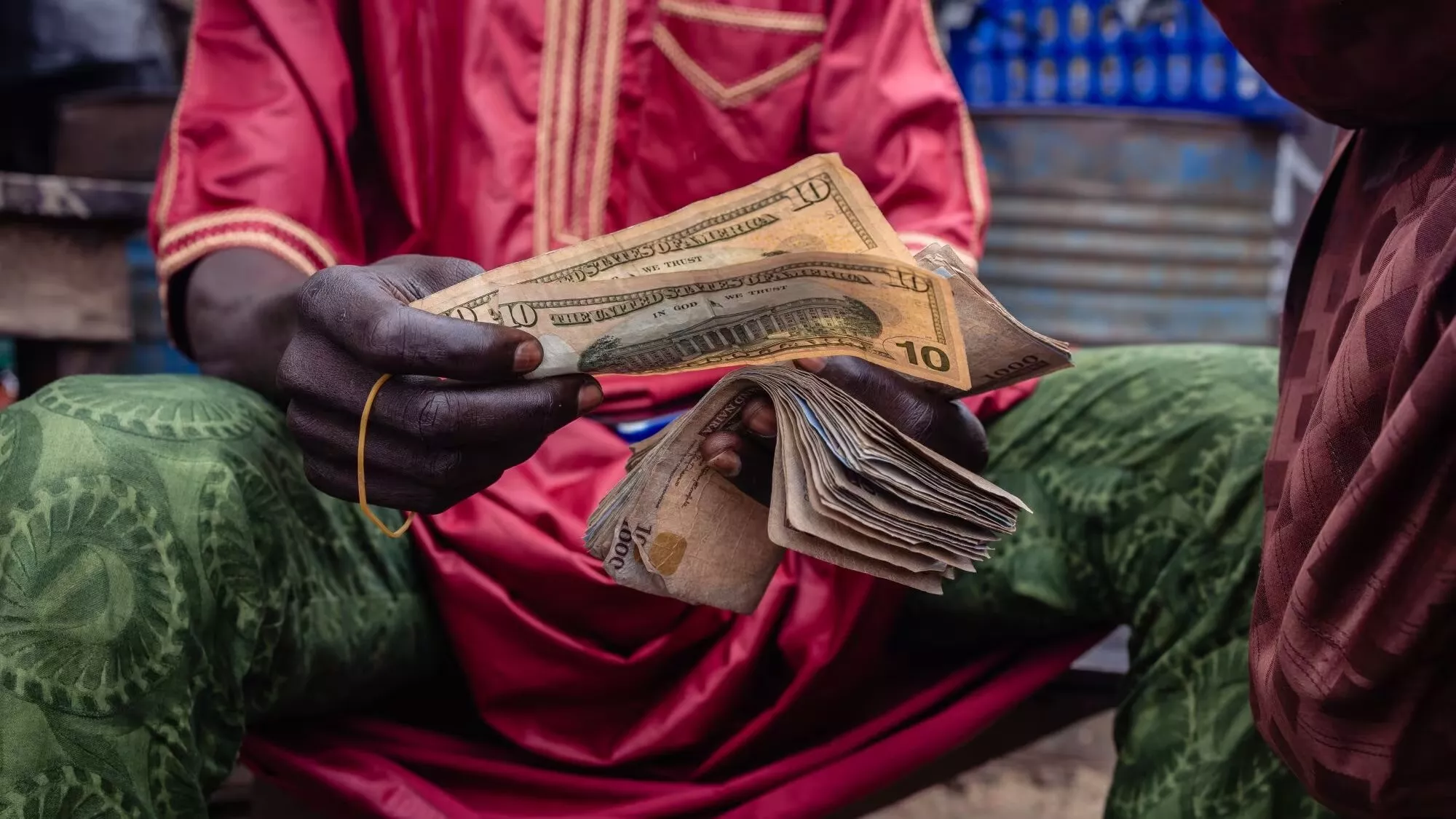 Nigeria's Naira Falls on Parallel Market After Dollar Shortage