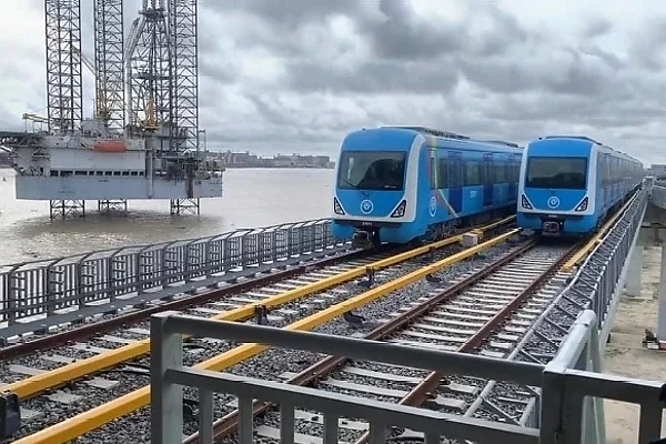 4hrs By Road To Just 90 Mins By Train : Lagos Blue Line User Narrates Live-Saving Experience - autojosh 
