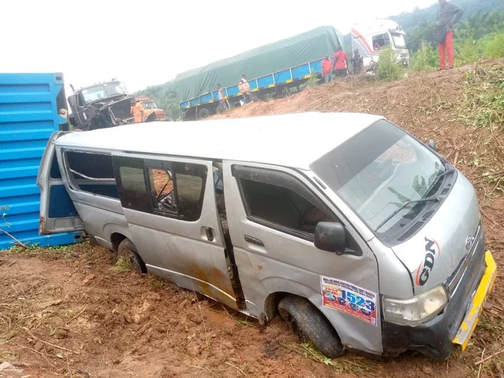 Three Dies as Truck Loses Control on Port Harcourt-Enugu Expressway (Photos)