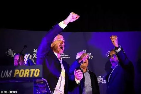 Andre Villas-Boas celebrate win -- Reuter