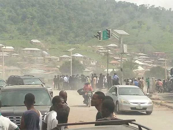 Gunmen open fire on 2 commercial buses, abduct passengers on Abuja-Lokoja highway
