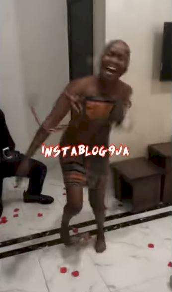 Lady goes 'crazy', takes off wig, throws handbag as boyfriend proposes to her (Video)