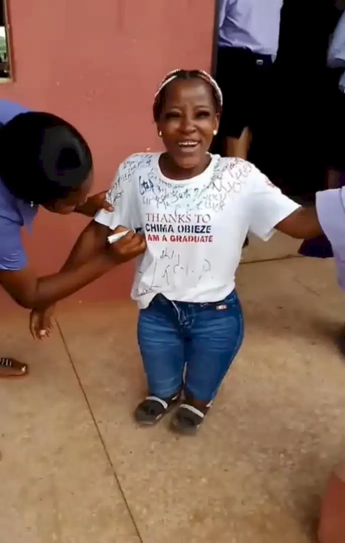 Physically challenged lady dances joyfully as she graduates from university (Video)