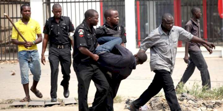 Police officers allegedly harass and extort man because he's always indoors in Ilorin, Kwara