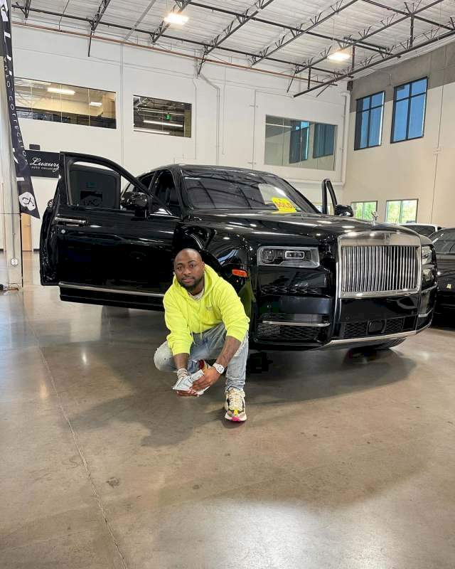 Davido gifts himself a brand new 2021 Rolls Royce worth over N140M
