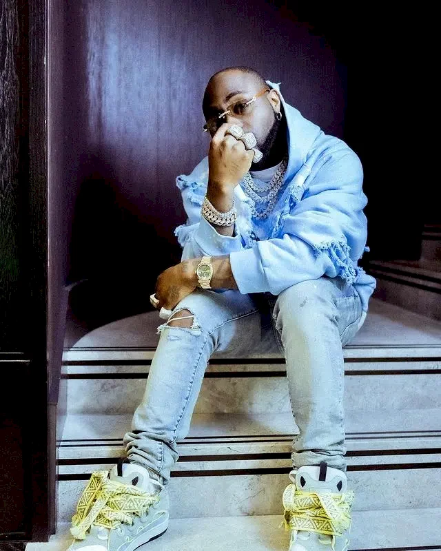 Davido beats Wizkid and Burna Boy to win Most Searched Male Musician Award for the third time in a row