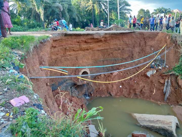 Flood partly washes off bridge connecting Nasarawa to northeast and southeast states 