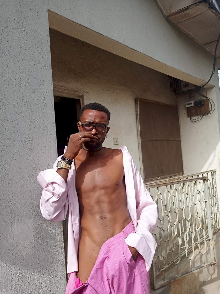 Outrage as Twitter user pulls his pants to expose his male member while begging for money on his birthday (+18) 