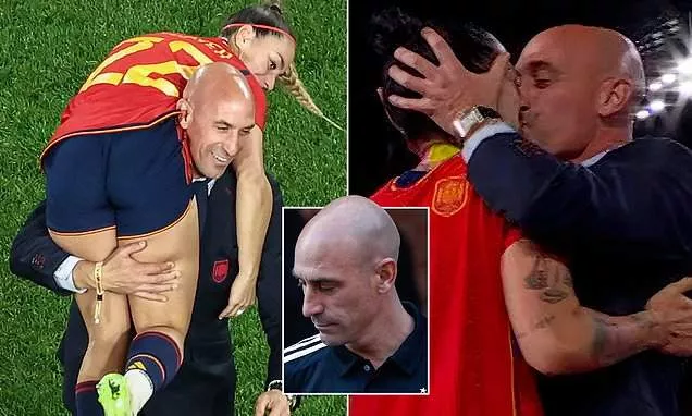 New photo shows Spanish FA president lifting World Cup star on his shoulder