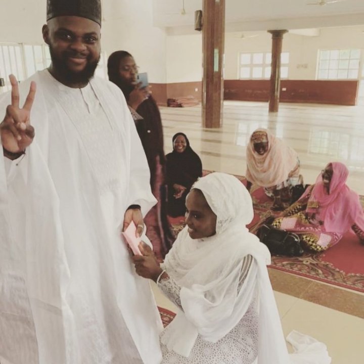 'You Carry Eye Go Market' - Nigerian Muslim Man Gushes OVer His Wife's Beauty and Virtues