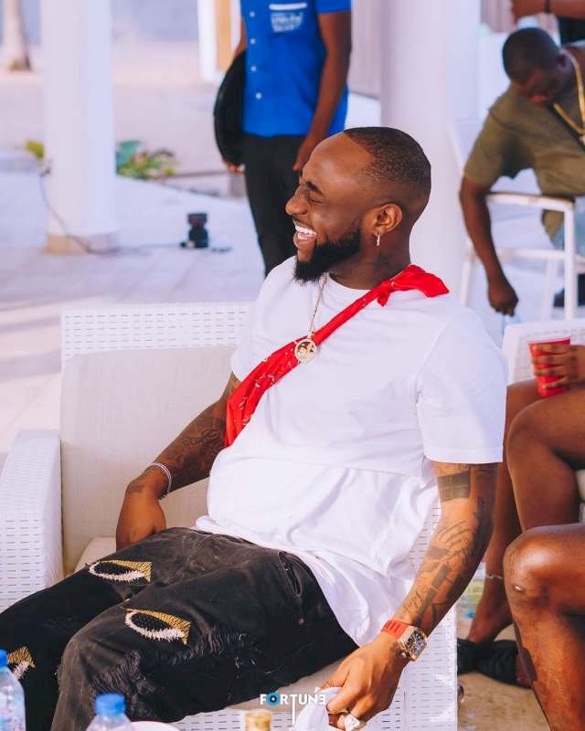 'O.B.O no see deal sign again' - Reactions as Davido bags deal with detergent brand