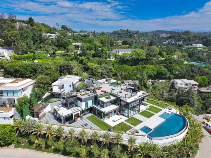 Edwin Castro buys his third mansion worth $47M mansion with 7 bedrooms and 11 bathrooms after winning $2B lottery in February (photos)