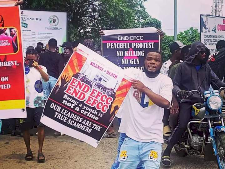 Like Delta, Ibadan youths stage protest against EFCC (photos)