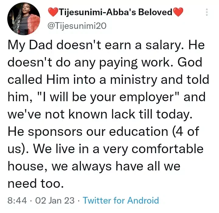 Nigerian lady celebrates her father for sponsoring his four children through school without a job