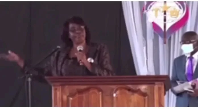 "When two oversabi people jam" - Reactions as clergywoman clashes with choir mistress in church over who sings better (Video)