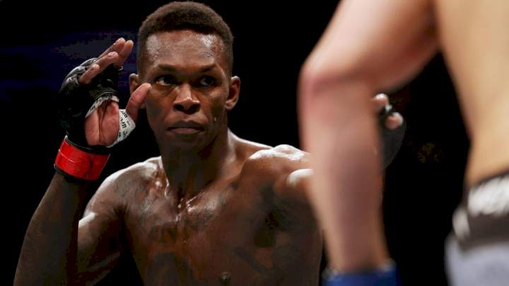 Israel Adesanya defeats Whittaker to retain UFC middleweight title