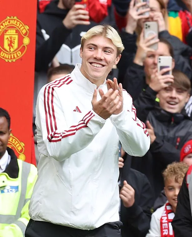 BREAKING Rasmus Hojlund unveiled at Old Trafford as he meets Man Utd crowd for first time