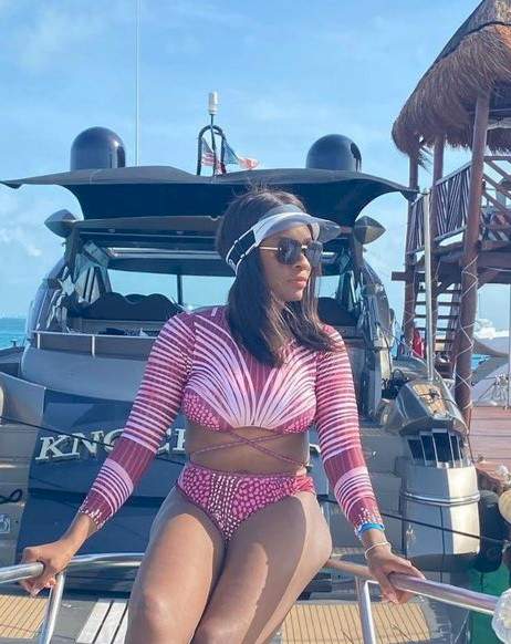 Comedian, Bovi's wife, Kris, shows off her hot bod in sexy beachwear photos