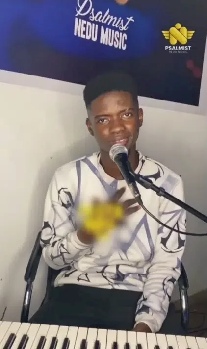 Man lifts thanks to God, recounts how his seven family members died of suya poisoning (Video)