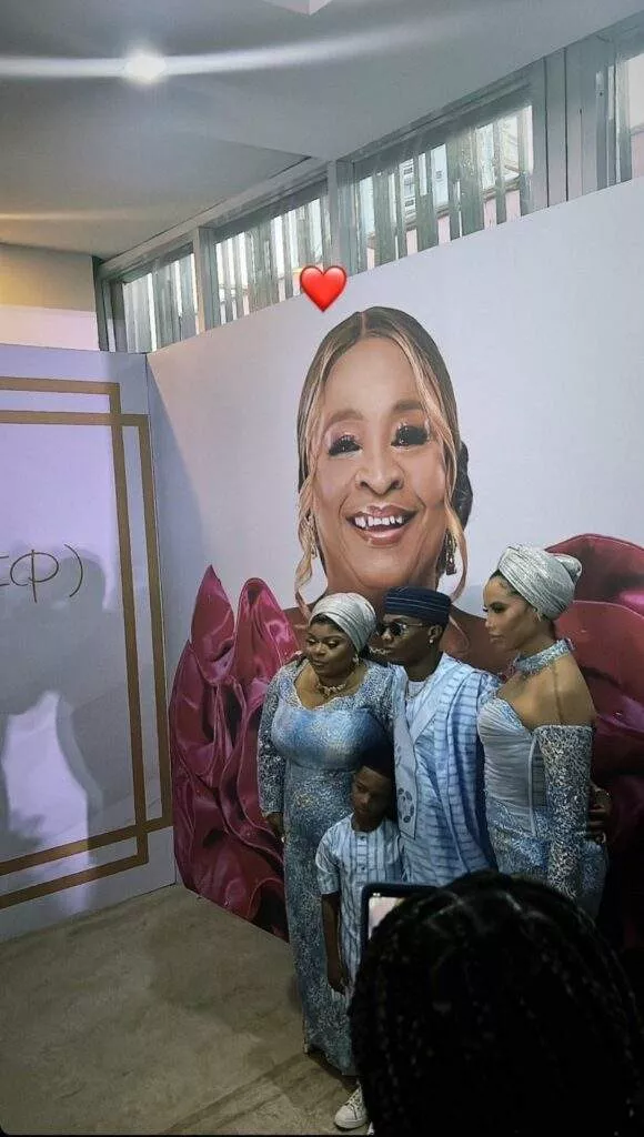 Moment Wizkid sheds tears at the wake-keep of his mother 