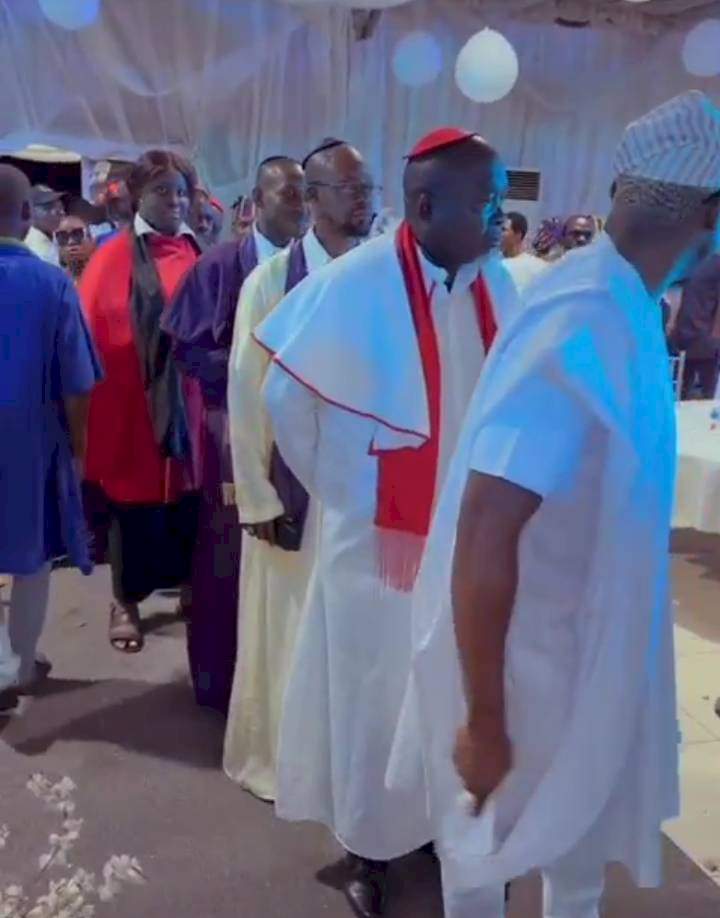 Moment Pretty Mike storms event with 'fake bishops', sends advice to Nigerians ahead of 2023 (Video)