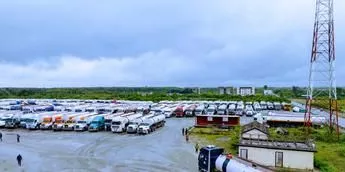 NPPC sends 300 trucks to lift petrol from Dangote Refinery, Lagos clears traffic [X:@nnpclimited]