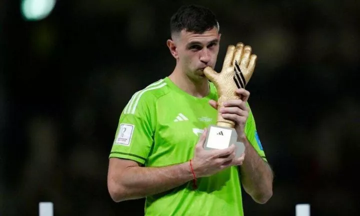 Man Utd receive huge boost to sign Emiliano Martínez Man Utd receive huge boost to sign Emiliano Martínez
