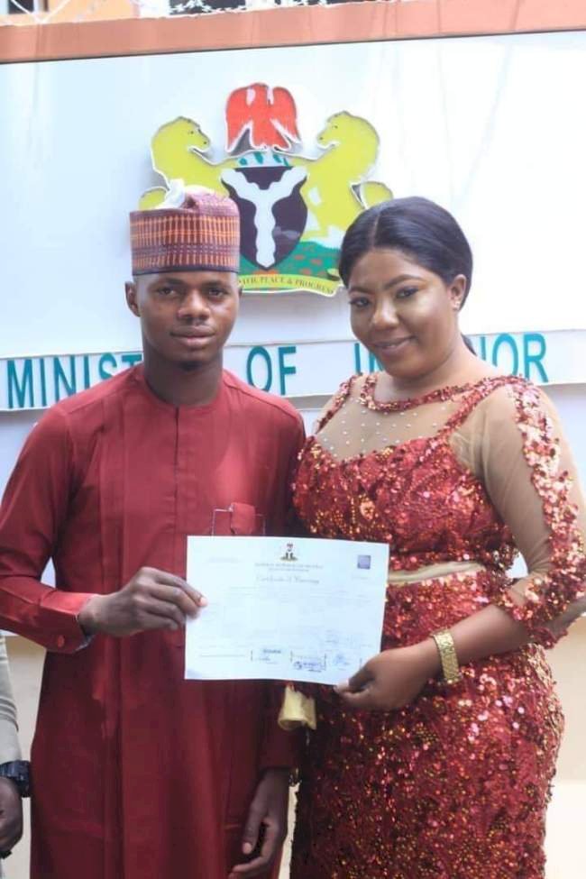 Abuja anti-EndSARS protester ties the knot with his fiancee (Photos)