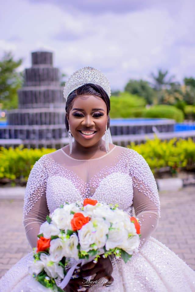 "Warri no dey carry last and I got him" - Lady rejoices as she marries man she's been wooing on Facebook since 2017