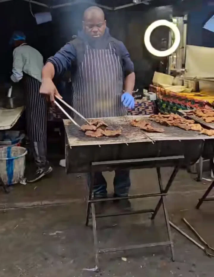 Nigerian man selling suya in London sparks reactions