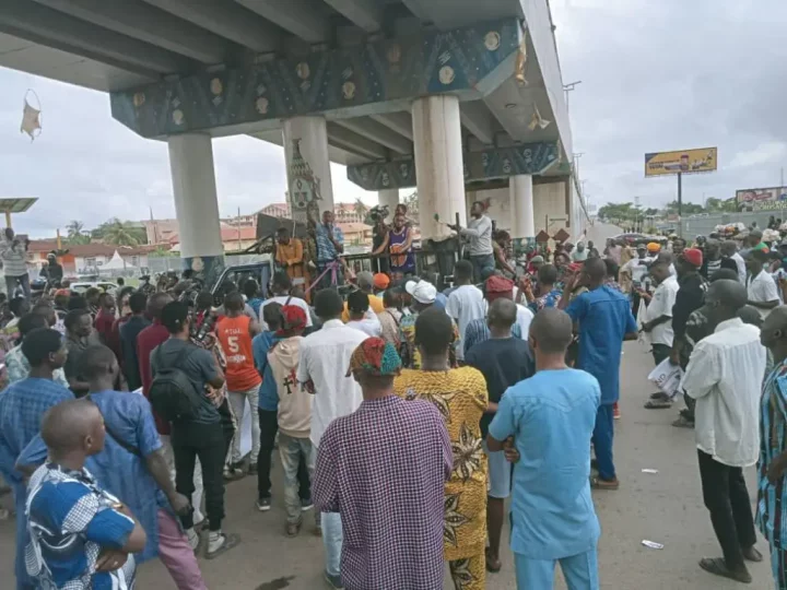 Hardship: Protesters ignore Tinubu's order, resume demonstration in Lagos (Video)