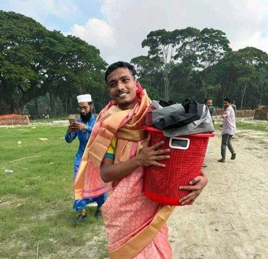 Anti-government protesters loot former Prime Minister Sheikh Hasina