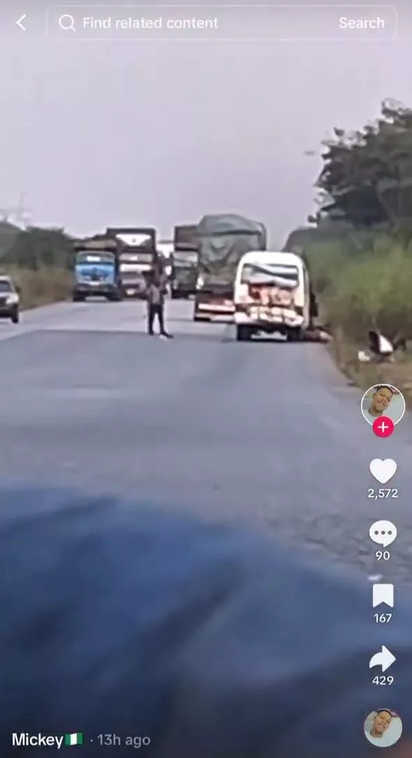 Man films heartstopping moment he and fellow travellers were attacked by kidnappers in Enugu and their subsequent rescue by the police