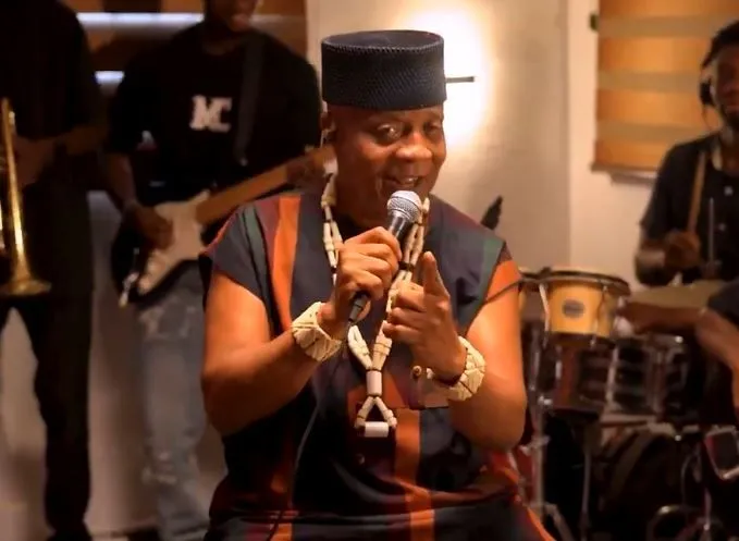 Davido And Bright Chimezie Dazzle Fans At Live Concert In Abia Davido And Bright Chimezie Dazzle Fans At Live Concert In Abia