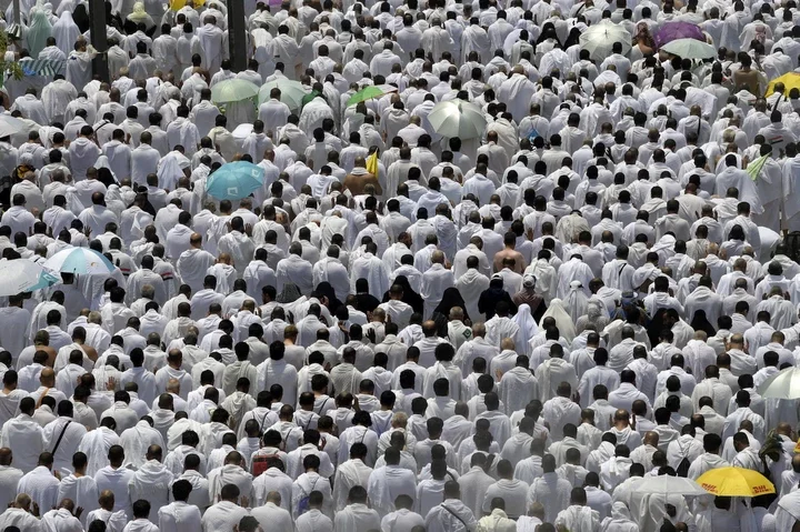 Saudi Arabia reduces 2024 Hajj pilgrimage cost for Nigerians