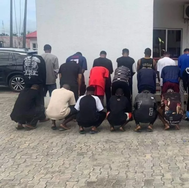 EFCC arrests 33 suspected internet fraudsters, recover fake dollars in Port Harcourt