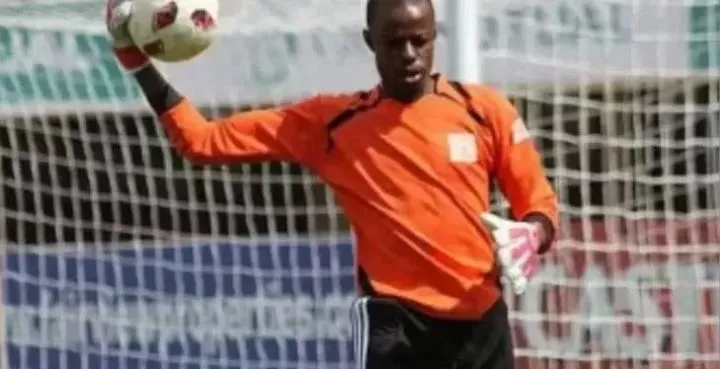 Goalkeeper Dies After Colliding with Opponent During a Match