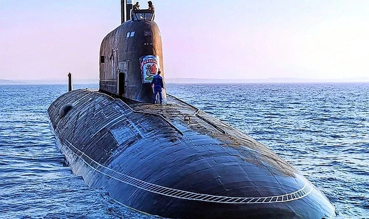 Russian nuclear submarine spotted off UK coast sparks emergency defence meeting