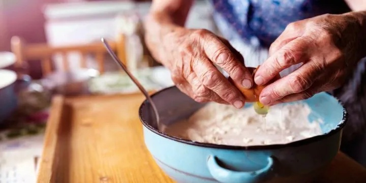 Woman clashes with mother-in-law for cooking without her permission Woman clashes with mother-in-law for cooking without her permission