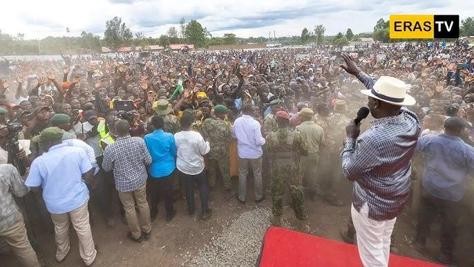 Shoe thrown at Kenya's President Ruto during rally (Video) Shoe thrown at Kenya's President Ruto during rally (Video)