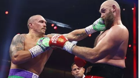 Oleksandr Usyk defeats Tyson Fury again in rematch