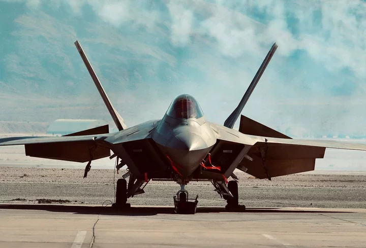 Front-view of a US fighter jet.