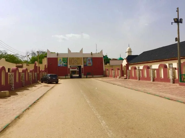 BREAKING: Tension in Kano as Heavy Security Takes over Emir Sanusi's Palace [PHOTOS]