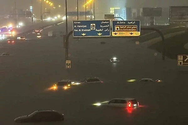 Photos : Massive Flood From A Year's Worth Of Rainfall Drowns Thousands Of Cars In Dubai - autojosh
