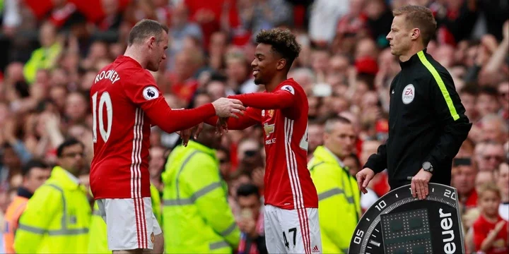 Gomes-Rooney-Man-United-Premier-League