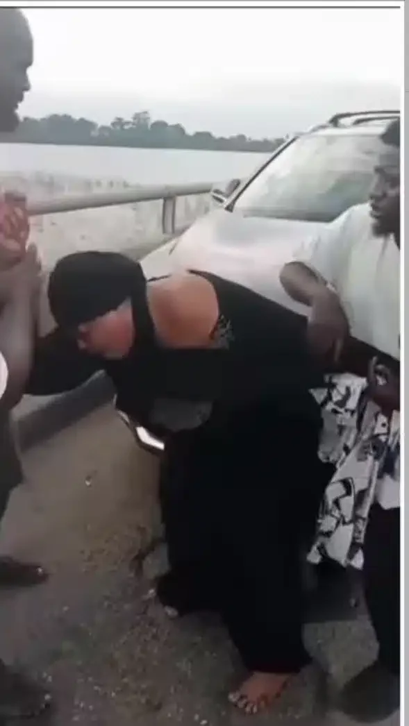 Farida Sobowale rescued after attempting end it all on Third mainland bridge (Video)