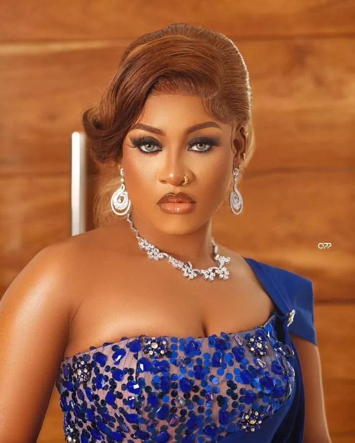 Reality Tv star, Phyna storms POS stand after attendant deducted N4k charge from her account instead N400