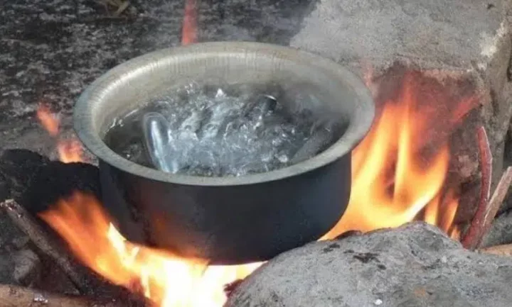 Mother pours hot water on son for bringing girlfriend home in Calabar