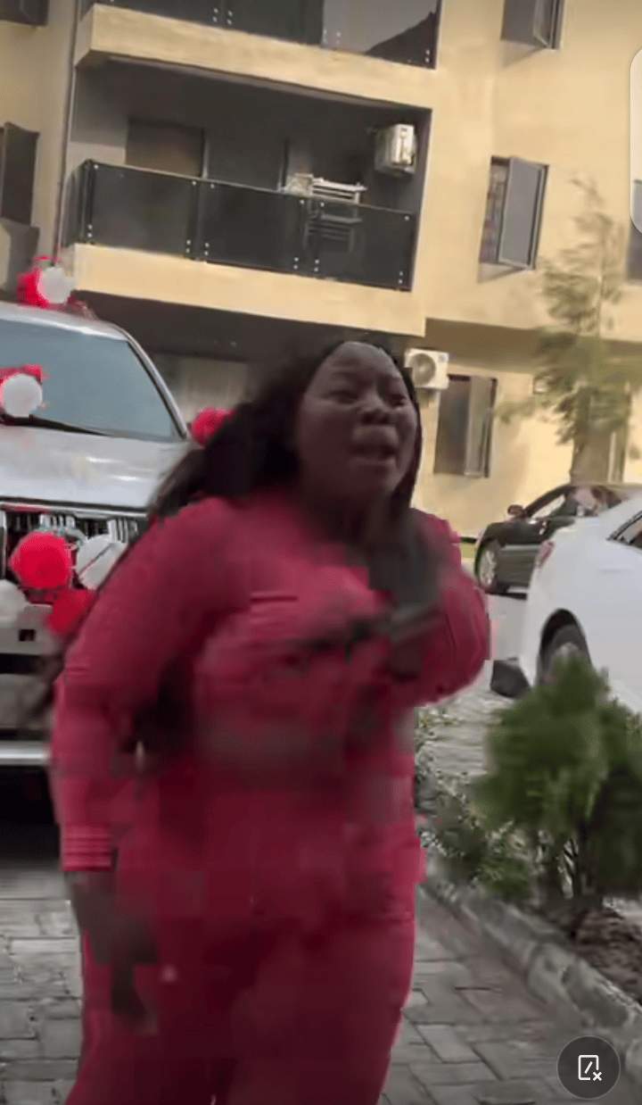 'Chima don't do this to me' - Cheating Nigerian lady chases after boyfriend as he zooms off with new car he bought for her (Video)